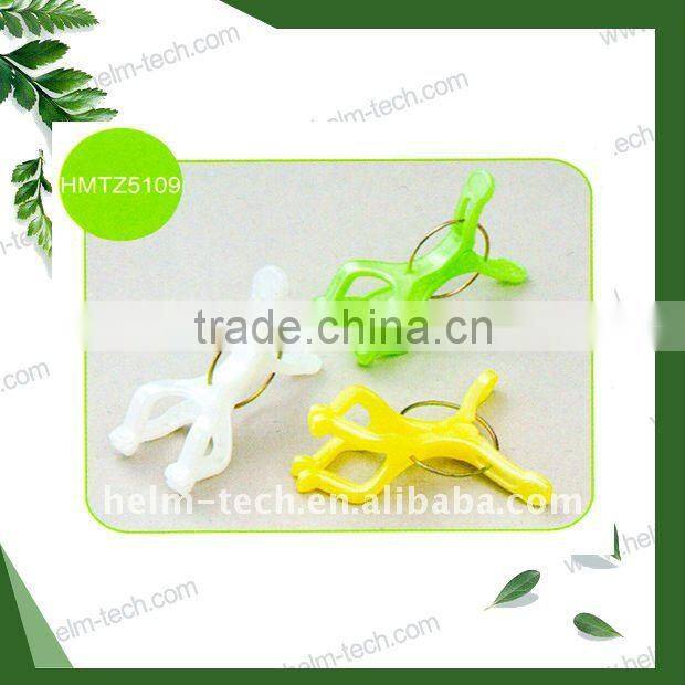 plastic clothes pins