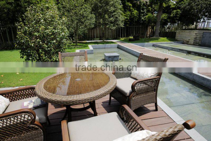 Wholesale Excellent Waterproof Garden Outdoor Wicker Furniture Table Set