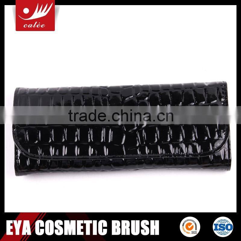 makeup brush sets in makeup brush pouch