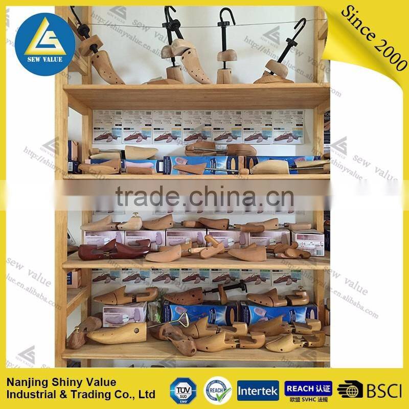 Custom logo acceptable wooden material type aromatic red cedar wood double tube adjustable shoe tree