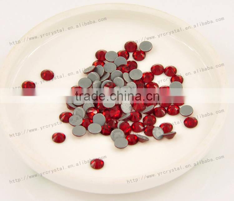 Round shape light siam color with silver foiling flat back hotfix crystals