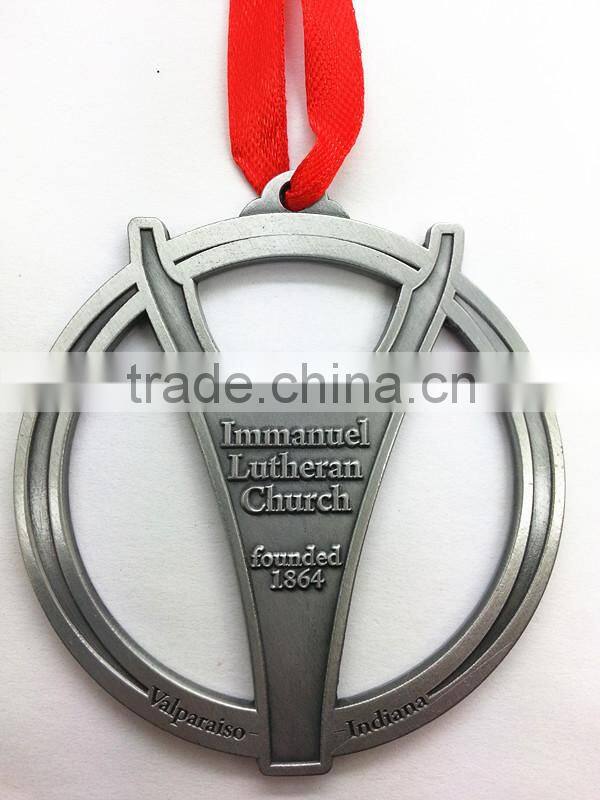 Custom Cartoon soft enamel zinc alloy ornament in china