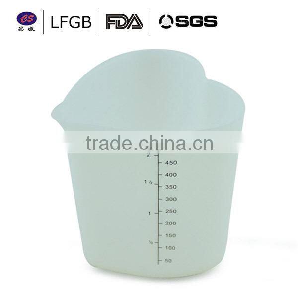 2014 new design fashionable customized factory price heart shape silicone cup
