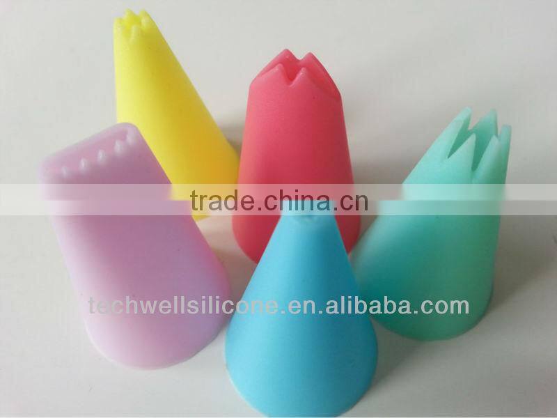 2013 hot selling plastic cake decorating nozzles