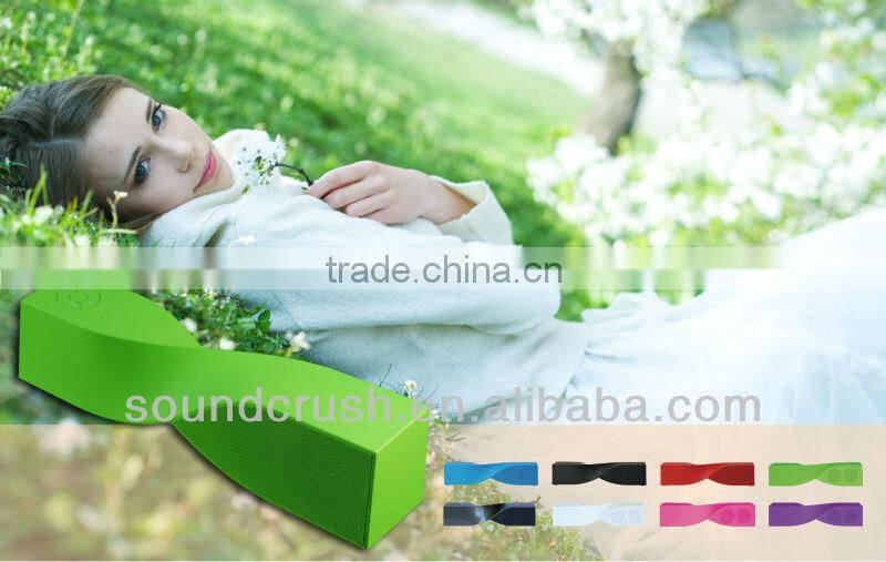 Butterfly shape portable speaker twisted bluetooth speaker