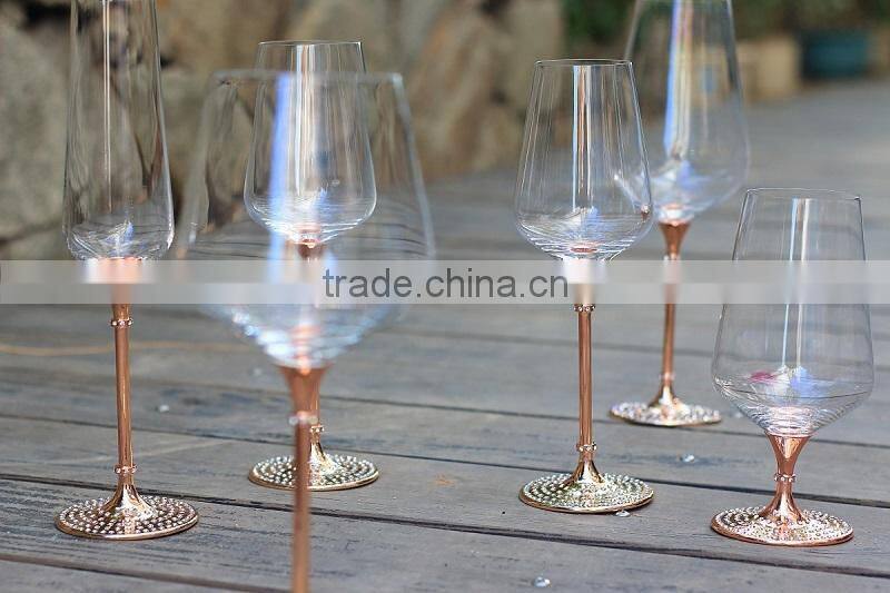 2015 new design lead free clear crystal 200ml crystal glass set with rose gold plating stand