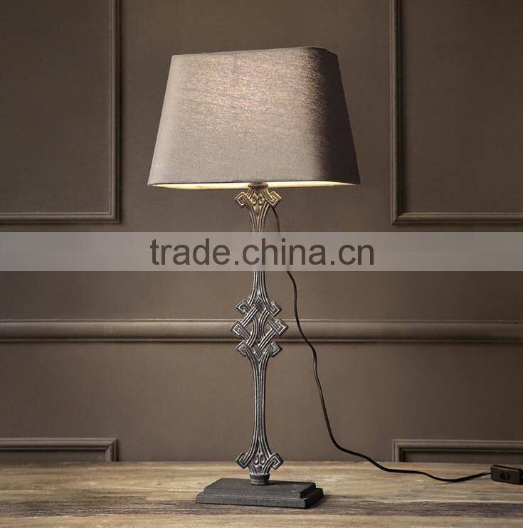 European classic iron casting antique finish carving table lamp
