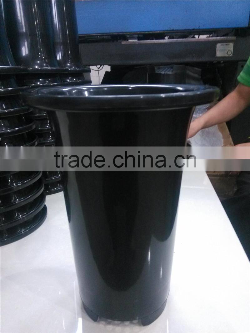 Round Plastic Flower Pot