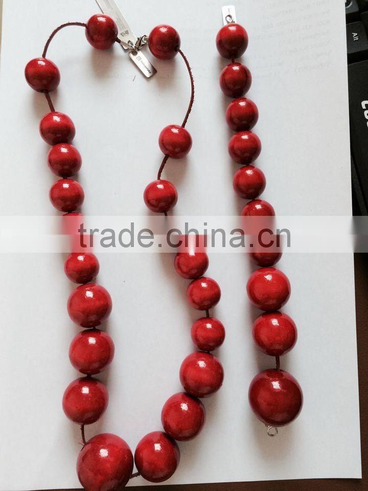 21pcs Wooden Pearl Sexy Poland Jewelry Charming Red Lady Bead Chain Big Red Bead Necklace 85cm