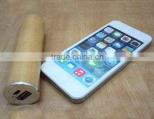 Fashion wood 2600mAh power bank cheap charger for smart mobile