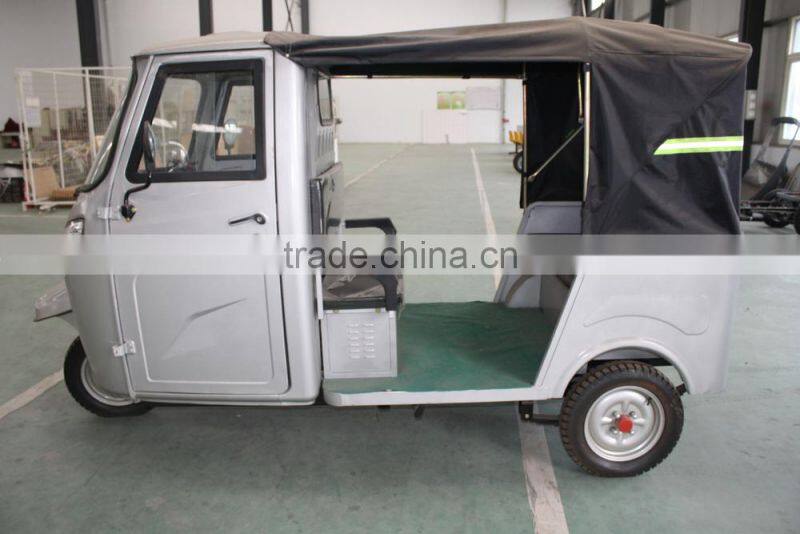 Carport semi-closed motor tricycle