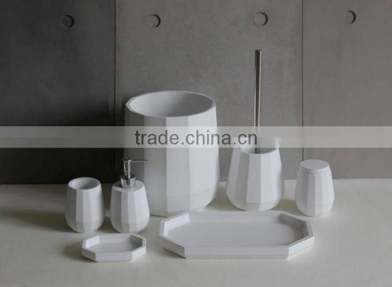 Transparent Resin Round modern design soap lotion dispenser