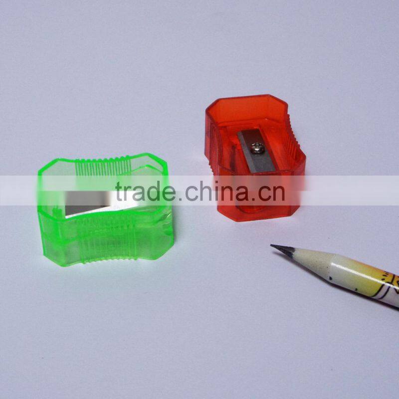Mini plastic one hole manual colored cheap pencil sharpener