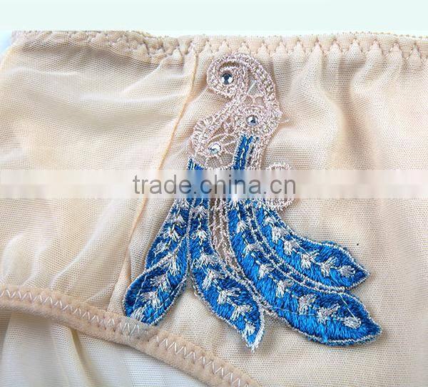 2015 fashion cotton middle waist girls panties