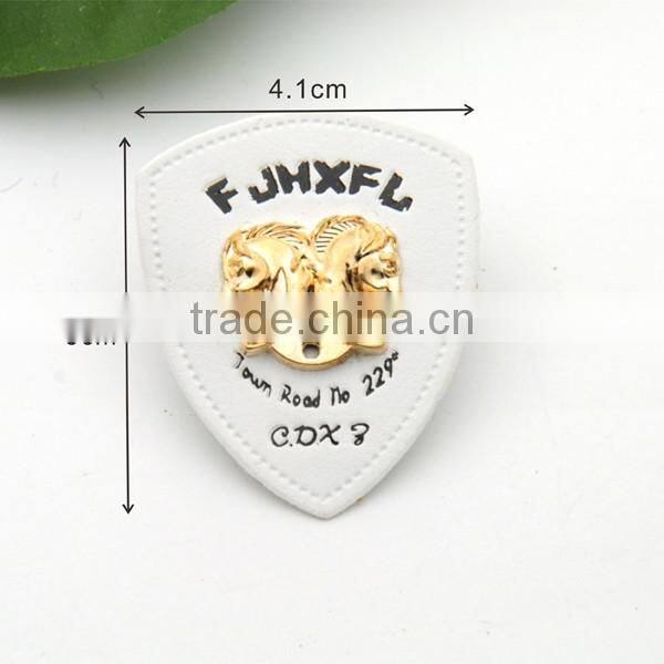 White PU leather sew on patches with gold metal plates fashion clothing label for jeans/jacket PLB-020