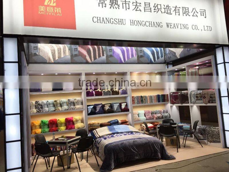 2016 new design luxury 2ply embossed flannel blnaket with sherpa