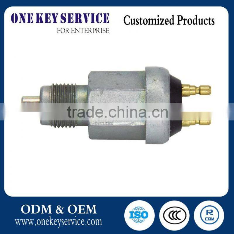 Automatic turn off switch truck back up light switch
