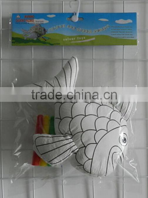 Store More New Design Simple Craft Toy Fish Shape Color Doll