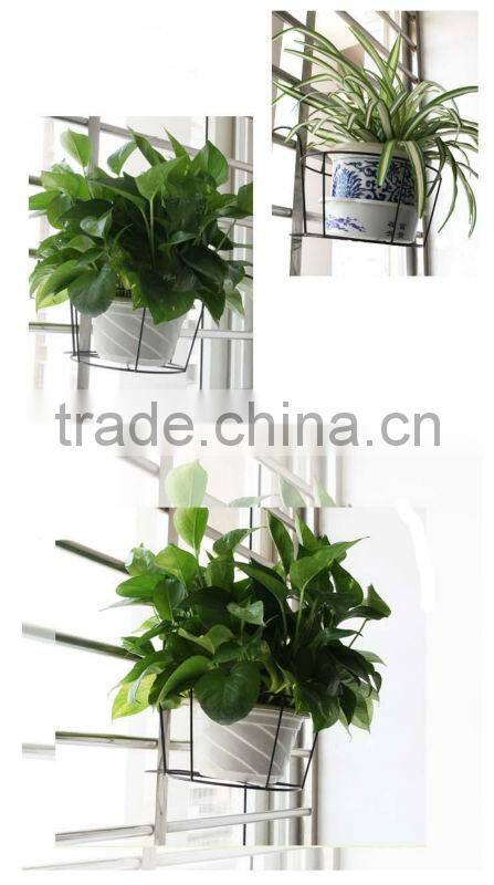 Black round metal wall-hanging flower pot with simple style