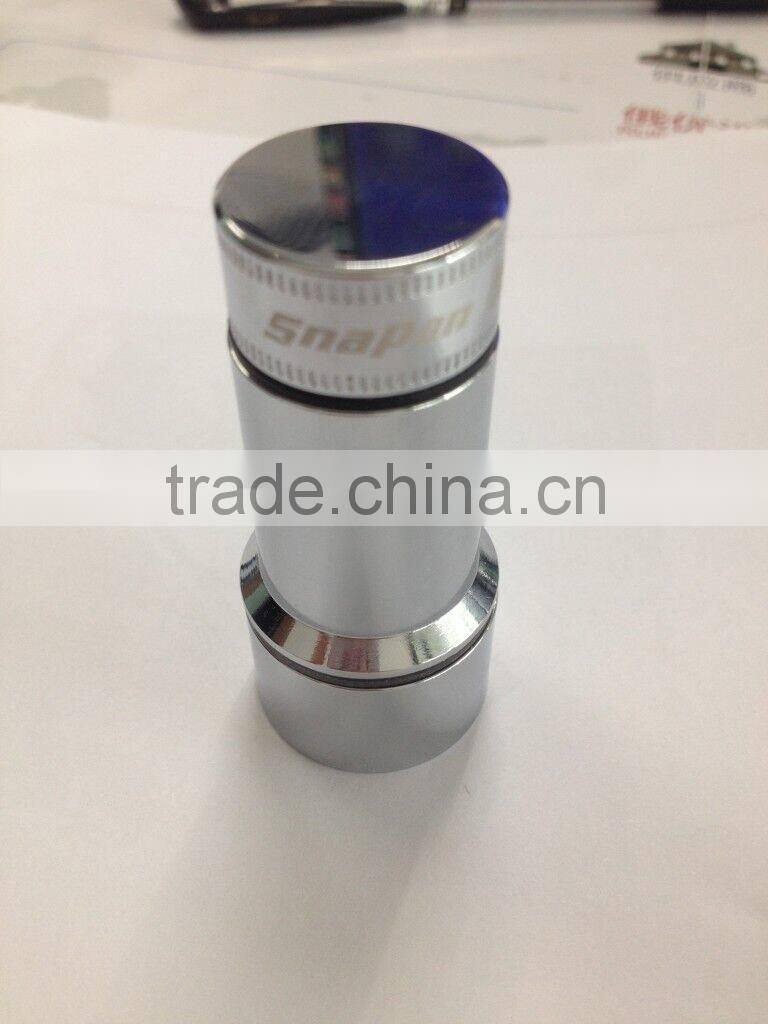 USB Car Charger with aluminum appreance