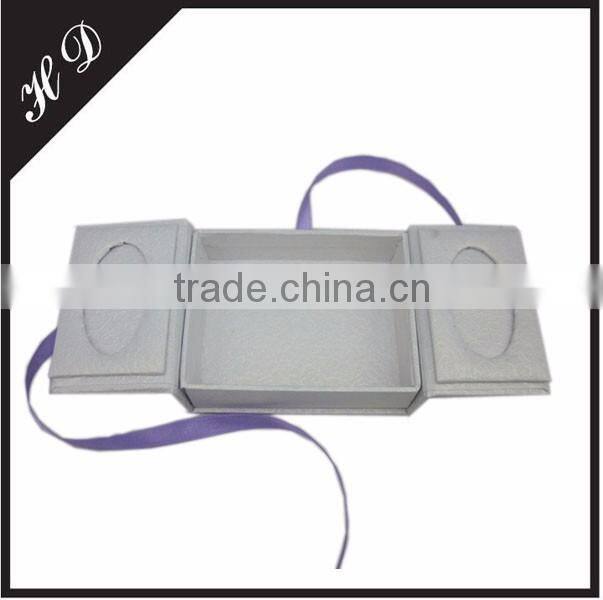 Small Gift Box Packaging With Ribbon