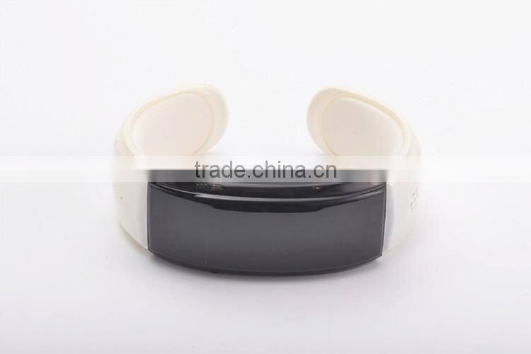 2014 bluetooth phone bracelet vibrate bluetooth bracelet