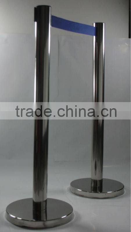 Queue barrier pole bank barrier pole