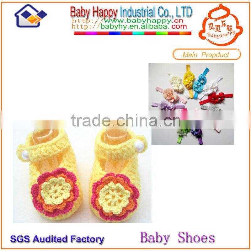 hand crochet cute baby shoes and headband