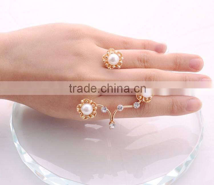 >>>2016 women fashion Korean style pearl open flower rings gold plated rhinestone diamond engagement ring for lady YIWU T&J/