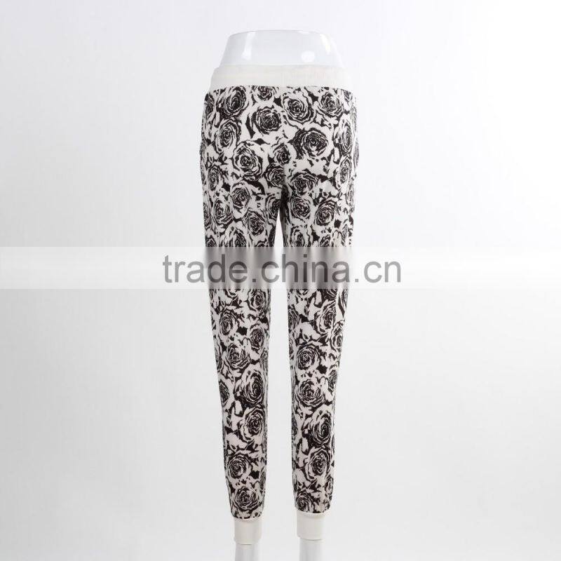 F5W30163 Women Contrast Waistband Floral Knit Trousers