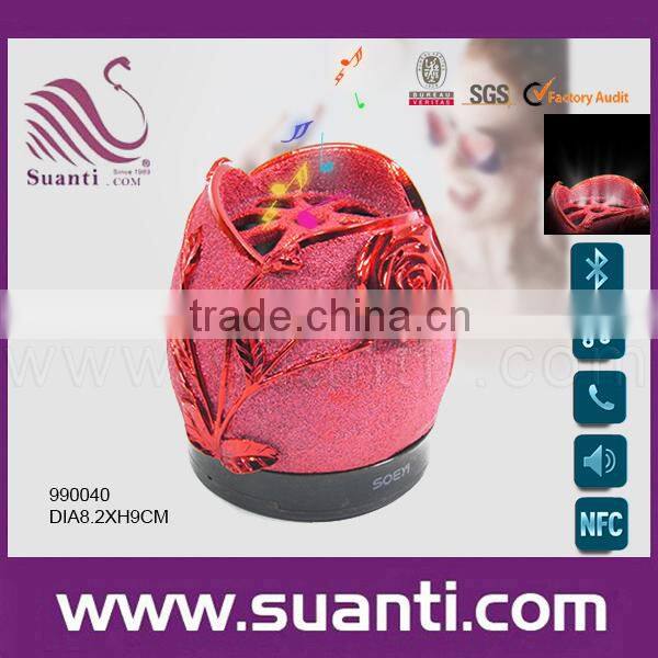 Delicate polyresin rose red mini bluetooth speaker
