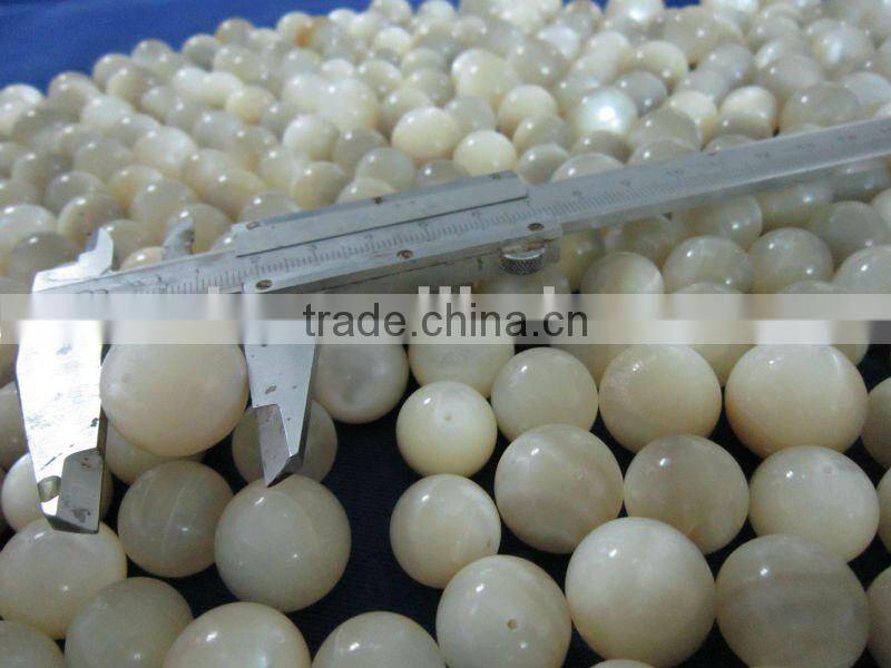 NU004-white lip mop shell pearl nuclei for pearl cultivation