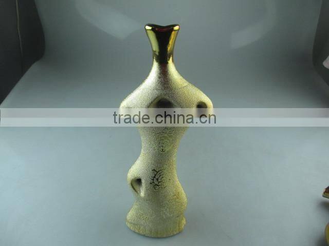 beautiful golden porcelain type vase with flower design mordern design
