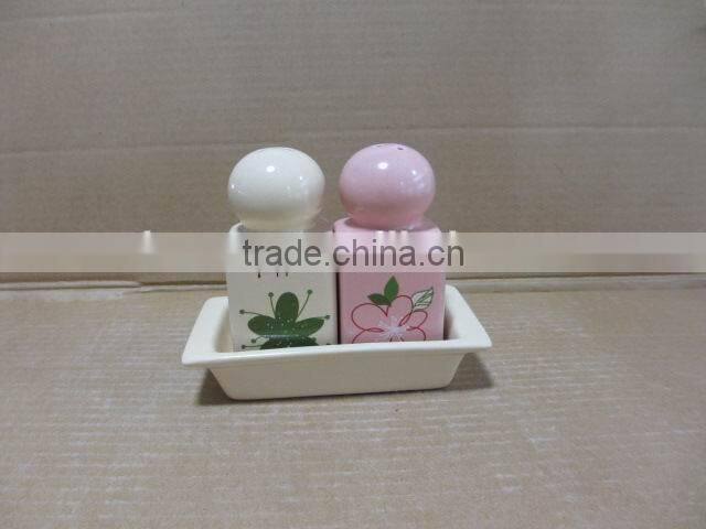 Heart Shaped Ceramic Kitchen Salt & Pepper Shakers