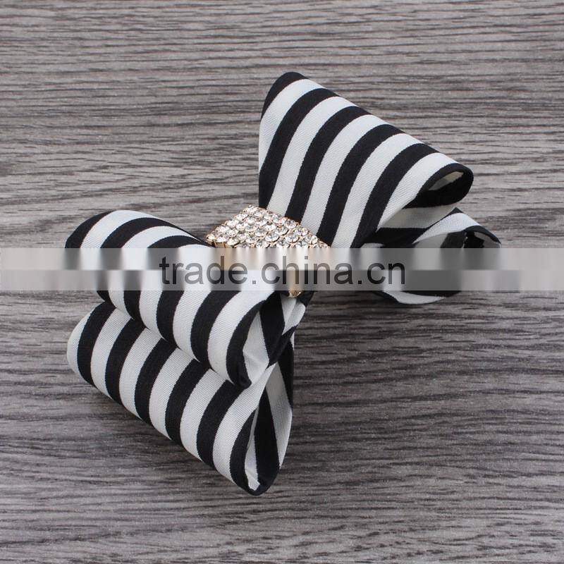 plastic bow flower clip wtih rhinestone center for kids hair accessories