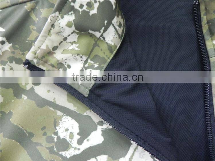 Waterproof Breathable Hunting Jacket Medium Camo Mossy Oak