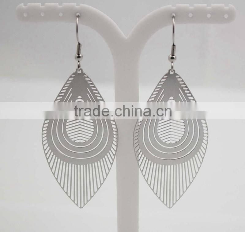 2016 New Arrival Charm Stainless Steel Leaf Earrings