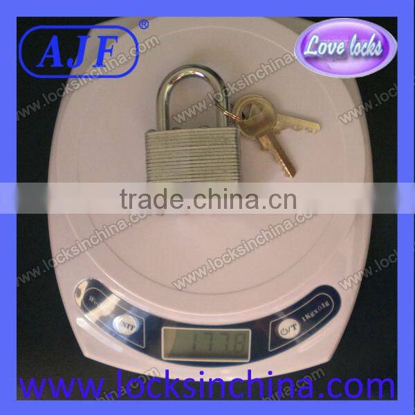 1-9/16in (40mm) Wide Laminated Steel Pin Tumbler Padlock, Non-Removable Key, Keyed Alike