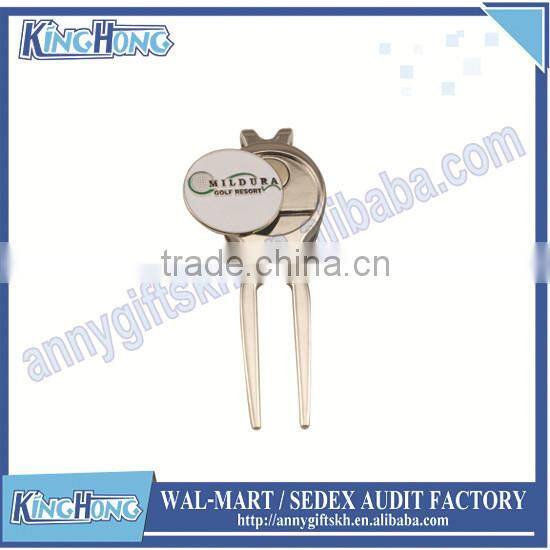 Colorful automatic metal retractable divot tool