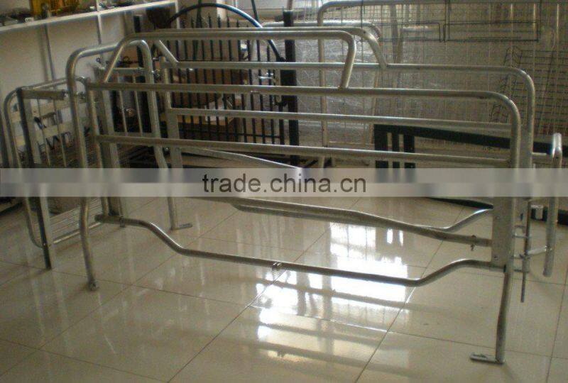 Farrowing crate