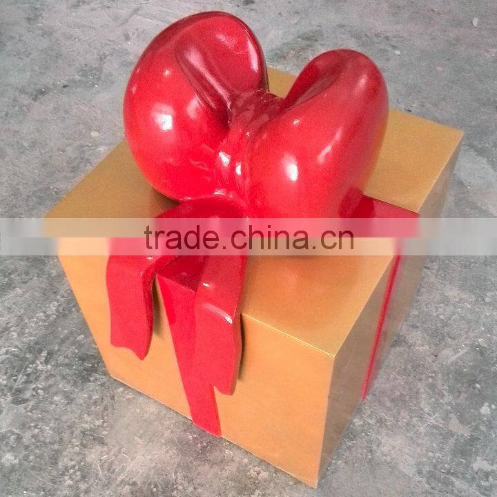 Outdoor fiberglass Christmas gold gift case