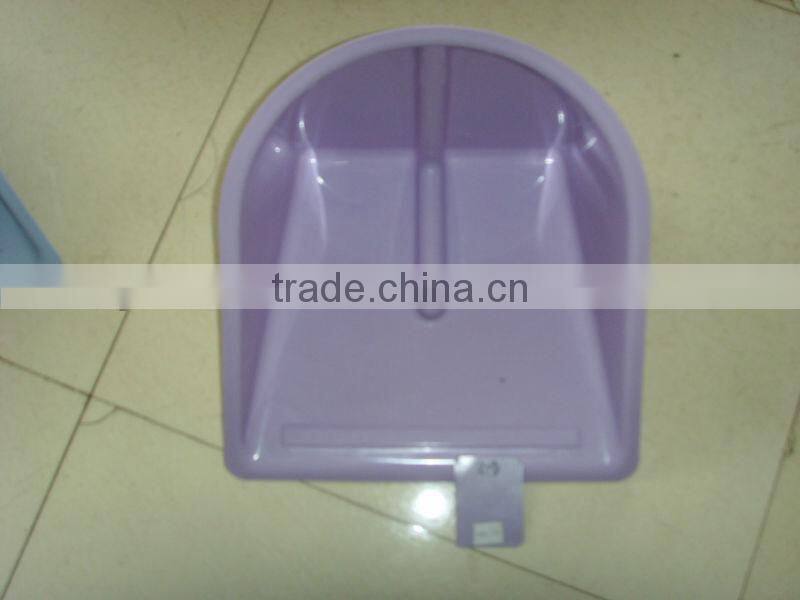 dustpan with long handle