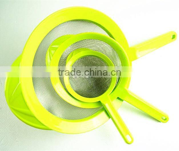 43022 Set of 3 Fine Mesh Stainless Steel Strainers with pp handle