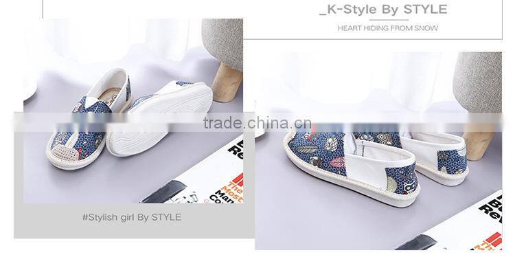 Woman slip-on weave fashion canvas shoes with different color