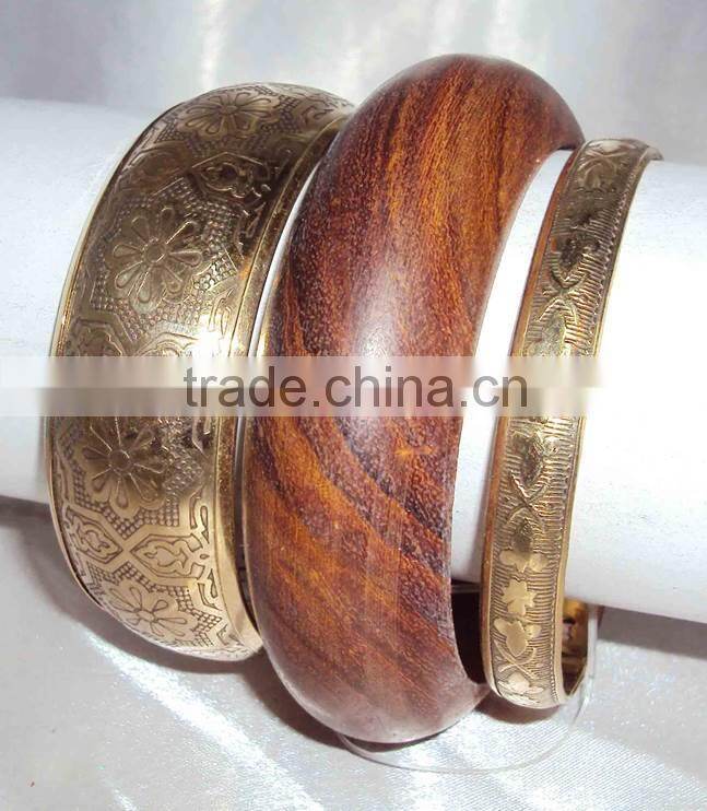 Turquoise Color Bone Chips Brass Bangle, Women Metal Bangle 11834