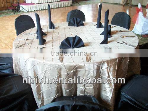 Delicate checkered table cloth for banquet,taffeta pintuck table cover