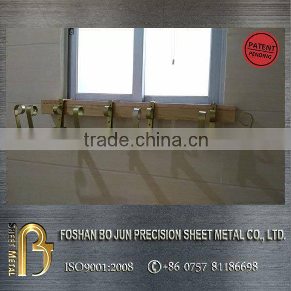 Adjustable metal bracket for single square / rectangular flowerpot 10" to 19"