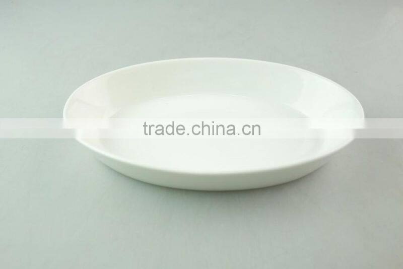 Wholesale Oval white ceramic bake plate for daily use