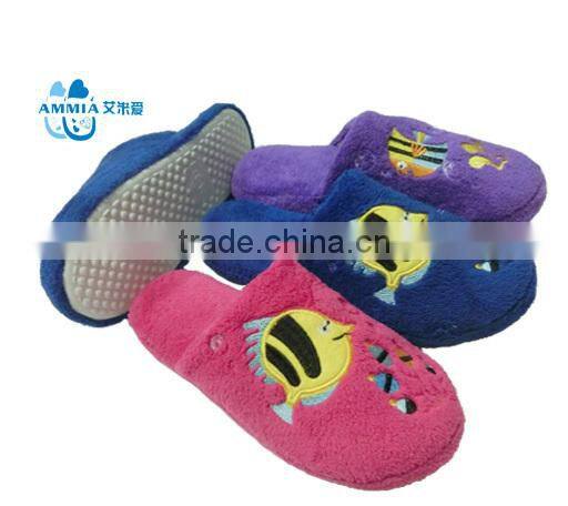 OEM ladY winter home indoor slippers Customized terry slippers winter high quality warm TPR slippers with cheap price