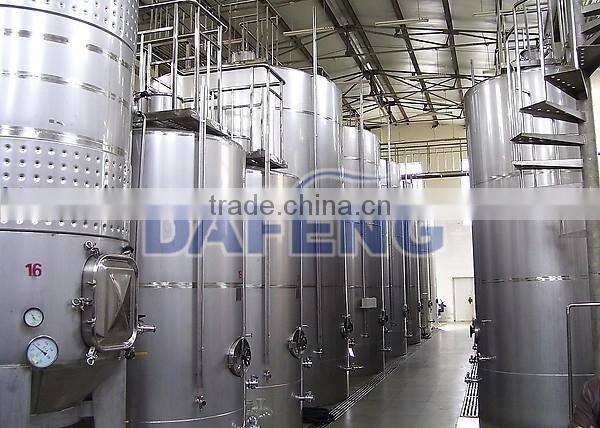 glycol jacketed and agitated wine fermenter